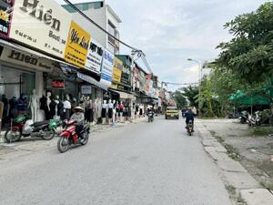 Hàng Hiếm! 80m2 nhà C4 Mặt Đường Chợ Ninh Hiệp. Mặt phố đông đúc nhiều người qua lại, Kinh doanh Vô Đối