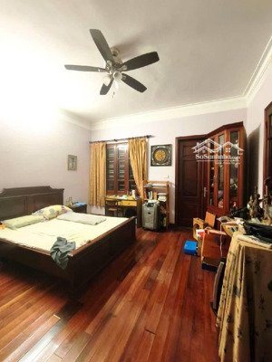 siêu phẩm - gần hồ - ngõ rộng ba gác tránh nhau - đầu tư xây ccmn - nở hậu