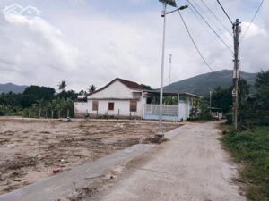 Bán cụm đất full thổ cư trong khu dân cư Suối Tân, giá chỉ hơn 700 triệu /lô