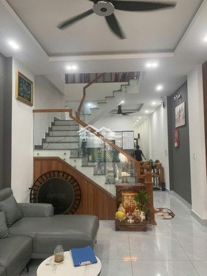 bán nhà 3 tầng sân thượng hẻm ô tô đường nguyễn duy trinh quận 9 giá 6 tỷ8