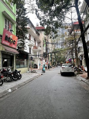bán nhà ngõ thái hà, đống đa 52m* 5t* mt 5m giá 18,7 tỷ phân lô vỉa hè, ô tô tránh, kinh doanh