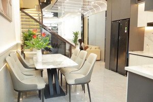 hơn 6 tỷ- ô tô ngủ nhà- huỳnh tấn phát- hàng xóm quận 7- dt 63.7 m2- full nội thất- kdc hiện hữu.