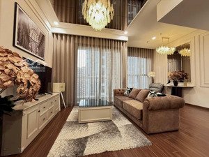 chính chủ em cần bán nhanh căn hoa hậu toà h3 masterise. hướng đông nam. full nội thất. sẵn sổ đỏ