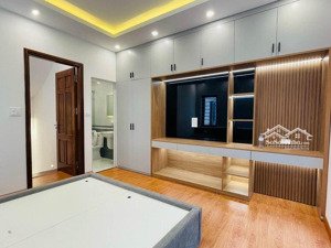 6.3 tỷ. nhà mới full nội thất. căn nhà 34m2 mặt tiền 3.8m x 5 tầng x 6pn. đường 3m, đức diễn - btl