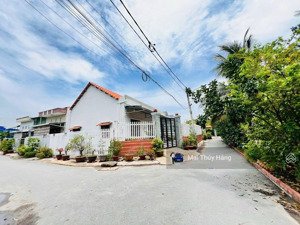 duy nhất 1lô,không lộ giới ko quy hoạch-đất full thổ vuông vức đường 5m có lề kế ủy ban linh đông