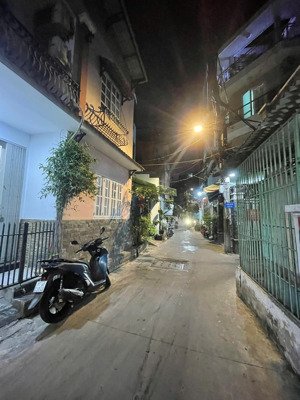 hẻm xe hơi phan tây hồ, thông phan xích long, p7, pn, dt: 12x6m, công nhận đủ, 2 tầng đúc 3pn đẹp