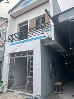 bán nhà lầu trệt và 3 phòng trọ gần khu công nghiệp sóng thần đường nguyễn đức thiệu , phường dĩ an