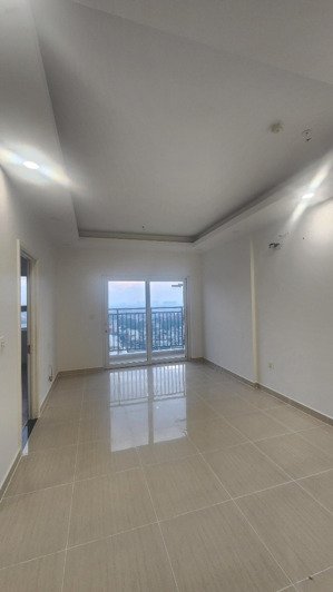 em cần bán lại căn 2pn 2wc, 70m2, giá 3tỷ300tr ạ