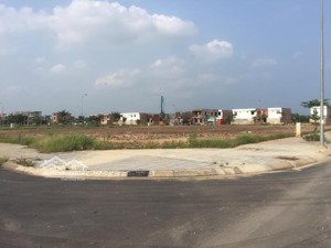 hàng ngộp vị trí đẹp ngay trong richland, đường tôn đức thắng, 136m2, sổ riêng, giá 2 tỷ 250tr