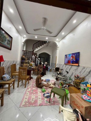 chính chủ đổi nhà mặt phố nên cần bán nhà trong ngõ ở lộc lá mát mẻ