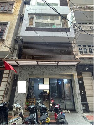 cho thuê nhà riêng tại ngõ 81 hoàng cầu - ngõ ô tô tránh nhau, ô tô đỗ trước cửa