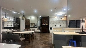 tôi cần bán gấp trong tháng 12 căn hộ 115m tại vũ trọng phụng giá hơn 8 tỉ.