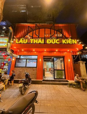 cho thuê nhà mặt phố huỳnh thúc kháng - đống đa, dt 70m2 x 5 tầng + tum, mt 10 m, 85 tr, thang máy