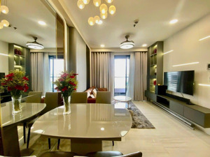 cô lan cần tiền bán gấp căn hộ âu cơ tower, tân phú, 72m2, 2pn/2wc, ful nội thất, sổ hồng riêng.