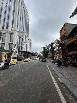 Bán nhà mặt tiền rộng 5,4m mặt đường Trần Quang Khải, DT 38m2, giá chỉ 9 tỷ