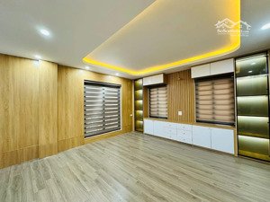 phân lô mai dịch! mặt tiền rộng,đường trước nhà 6-7m,ô tô vào nhà, 55m2x6t, ngõ thông.giá chỉ 23 tỷ