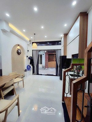 bán nhà chính chủ q10 mới 100% nguyễn tri phương - p. vườn lài q10. liên hệ 