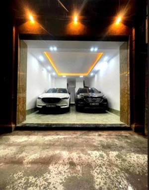 phân lô quân đội - 2 ô tô đỗ trong nhà - full nội thất - 7 tầng thông sàn - thang máy