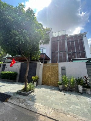 bán nhà mặt tiền trần lựu p an phú , tp thủ đức ,dt:12x20m-5 tầng siêu đẹp , giá bán 40 tỷ