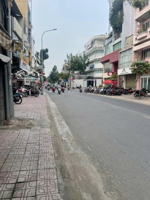 bán nhà dt 10,7x14m mặt tiền đường trần huy liệu trung tâm phú nhuận giá 32 tỷ còn thương lượng