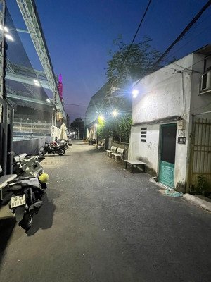 bán nhà hẻm xe tải 1 sẹc trần não, 88m là ra trần não 5.5*29.8m 23 tỷ