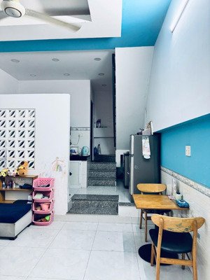 bán nhà đường huỳnhtấnphát, phường tân thuận đông, quận 7. 4x8, 2pn,2wc,giá:2,7 tỷ