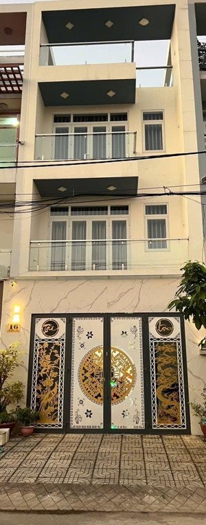 hàng mới !!!! nhà mặt tiền đường 13a diện tích 5x20,3.5 tấm nhà mới