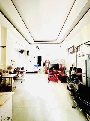 chỉ 4,x tỷ nhà mặt tiền 100m² móng 3 tầng đường 5,5m đinh nhật tân - gần bến xe