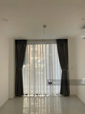 căn hộ 2 phòng ngủ + 1 wc nội thất cơ bản giá thuê 12.5 triệu / tháng. lh 