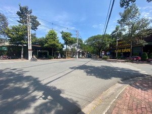 bán đất lô góc 2 mặt tiền siêu vip ngay góc ngã 4