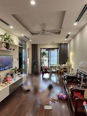 hàng độc quyền, duy nhất 80m2 tòa c, giá chỉ 9,1 tỷ. full nt. lh: 0343,202.831