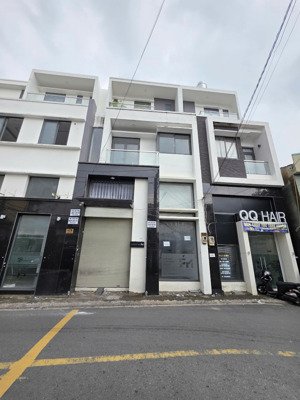 mtkd ngang khủng 6.5m trịnh đình trọng. 4 tấm mới. giá nhỉnh 10 tỷ