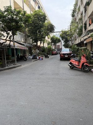 trần quang diệu - quận 3 - mặt tiền kinh doanh - không lộ giới.