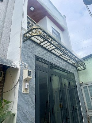 quốc lộ 1a - quận 12 - sát mega market - mới xây vào ở ngay.