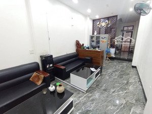 nhỉnh 8tỷ hàng xóm khai sơn-thượng thanh - gia quất dt44m2-4 tầng dân xây- ngõ 3 gác tránh- ở sướng