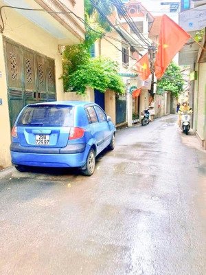 bán gấp nhà cầu giấy ngõ ô tô vf3 đỗ cửa,lô góc 3 mặt thoáng, kinh doanh nhỏ, nhà mới ở luôn fun đồ