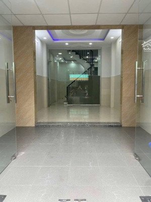 nhà đẹp giá rẻ 2 tầng btct phùng tá chu tiện kinh doanh chỉ 6.7 tỷ