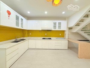 bán nhà mặt tiền đường 3/2, 4 tầng, 81m2, có thang máy, hoàn công đủ, 18,9 tỷ tl