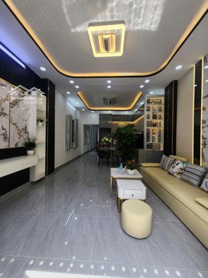 bán nhà 60mv tại đường huỳnh tấn phát, xã nhà bè. lhe gặp ti để xem nhà và tl với chủ.