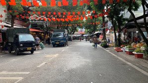 nhà dân xây - gần aeon mall long biên-dt 150m2*5 tầng-ngõ oto tránh-tương lai sáng-kinh doanh