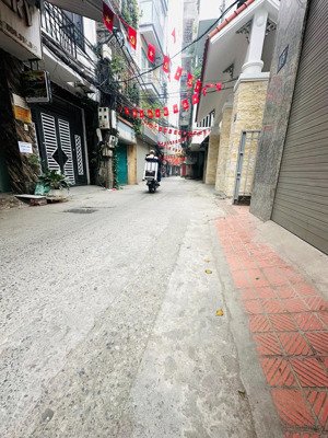 hoàng văn thái 35m - 3.5 - 8.9 tỷ phân lô quân đội ô tô lùi của sổ đỏ nở hậu chủ nhà đại tá về hưu