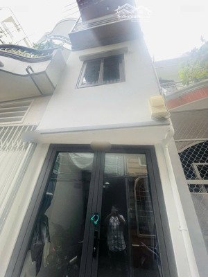 nhà nhỏ xinh hẻm cmt8, quận 3, 1.90 tỷ