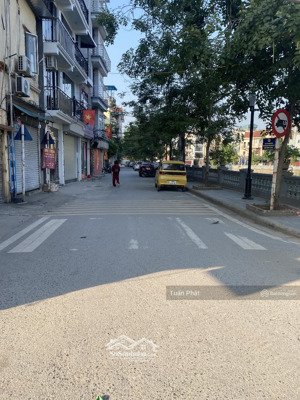 bán nhà cạnh bệnh viên đa khoa phương đông - ô tô tránh - kinh doanh - 2 thoáng - 43m2 - 11 tỷ xxx