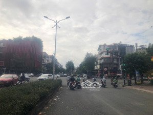 bán nhà 1 hầm 1 triệt 3 lầu mt kinh doanh hoàng trọng mậu himlam q7