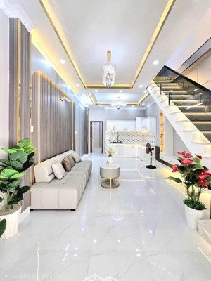 nhà đẹp căn góc mặt tiền kinh doanh hẻm 4m cao ráo, không ngập