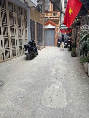 siêu phẩm ngã tư sở chỉ hơn 7 tỷ-10m ra ngõ ô tô đỗ cửa-full nội thất 5 tầng x 33m2-dân xây để ở