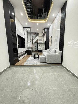 nhà đẹp phố giảng võ 20m2 5 tầng 3 phòng ngủ măy tiền 3m ngõ nông 30m ra phố