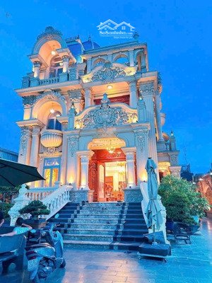 biệt thự lâu đài vip 744,9m² mặt tiền dĩ an