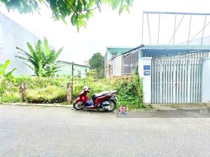 bán rẻ đất dĩ an gần lý thường kiệt