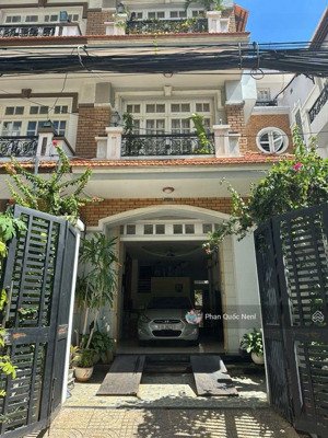 bán biệt thự _ phong cách cổ điển _ tạ quang bửu , quận 8 _ 120m2 ( 6x20 )_giá 24 tỷ _ vị trí vàng